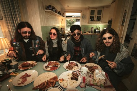 Tugboat Captain Be Strong Smoke Less single 2019