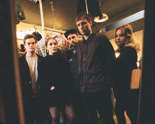 Low Hummer Picture Bliss stream