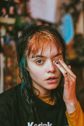 Kynsy Cold Blue Light