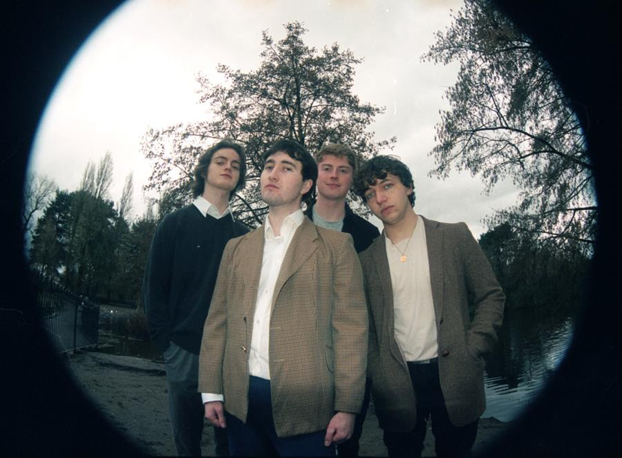 Courting band share Grand National single stream